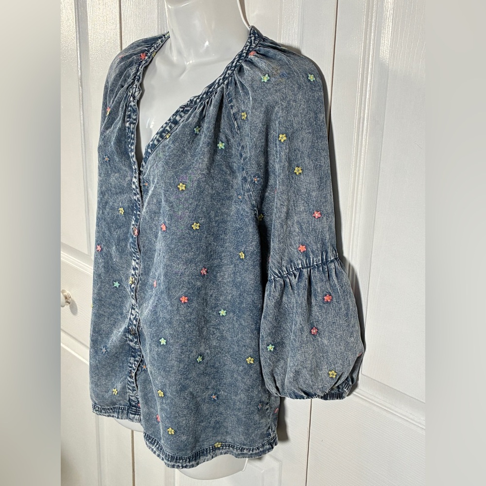 French Dressing Jeans Flower Embroidered Balloon Sleeve Denim Top - Picture 5 of 11